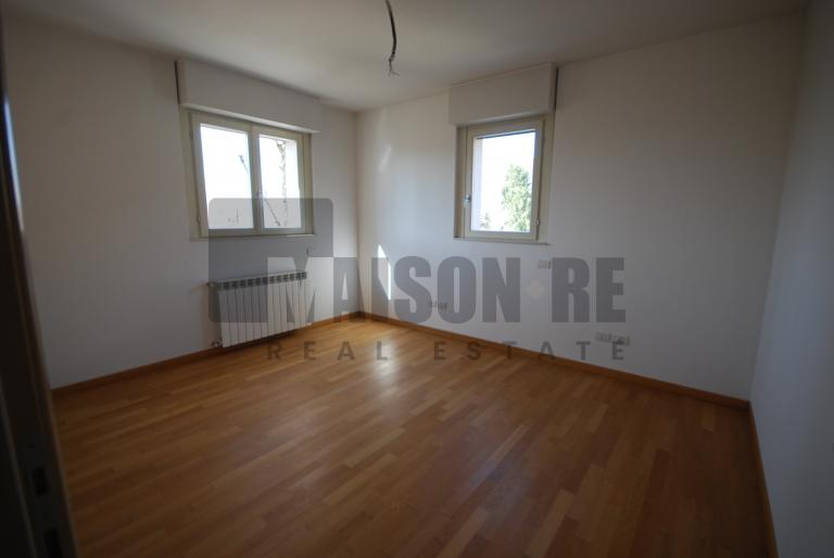 img_540_00028.jpg img_540_00028.jpg